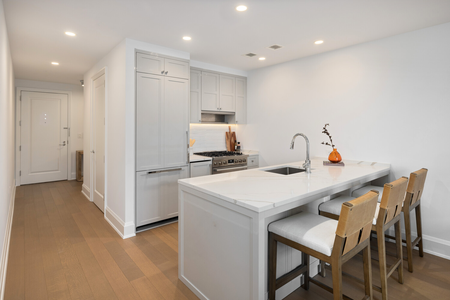 #4 photo, 100 CLAREMONT Avenue, Morningside Heights , NY 10027