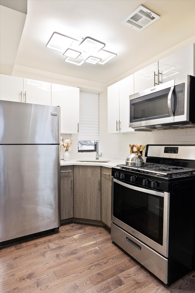 #12 photo, 3014 BRIGHTON 1ST Street, Brighton Beach , NY 11235