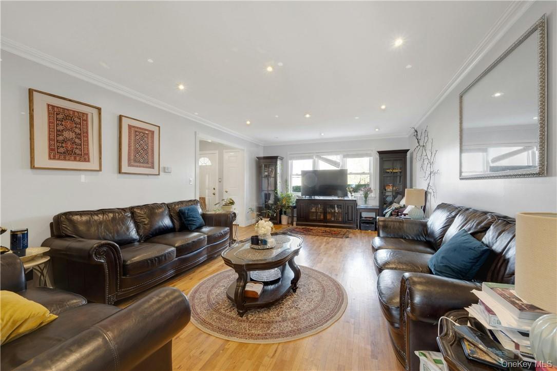 #5 photo, 570 N Barry Avenue, Mamaroneck , NY 10543