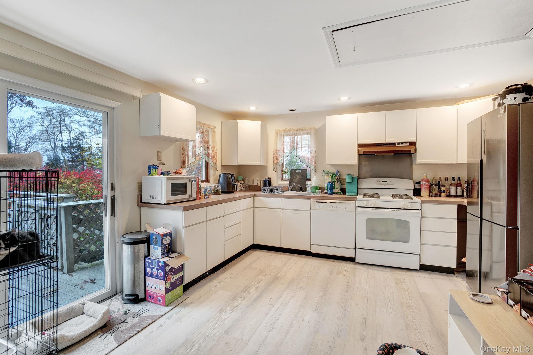 #4 photo, 8 evergreen rd, Rocky Point , NY 11778