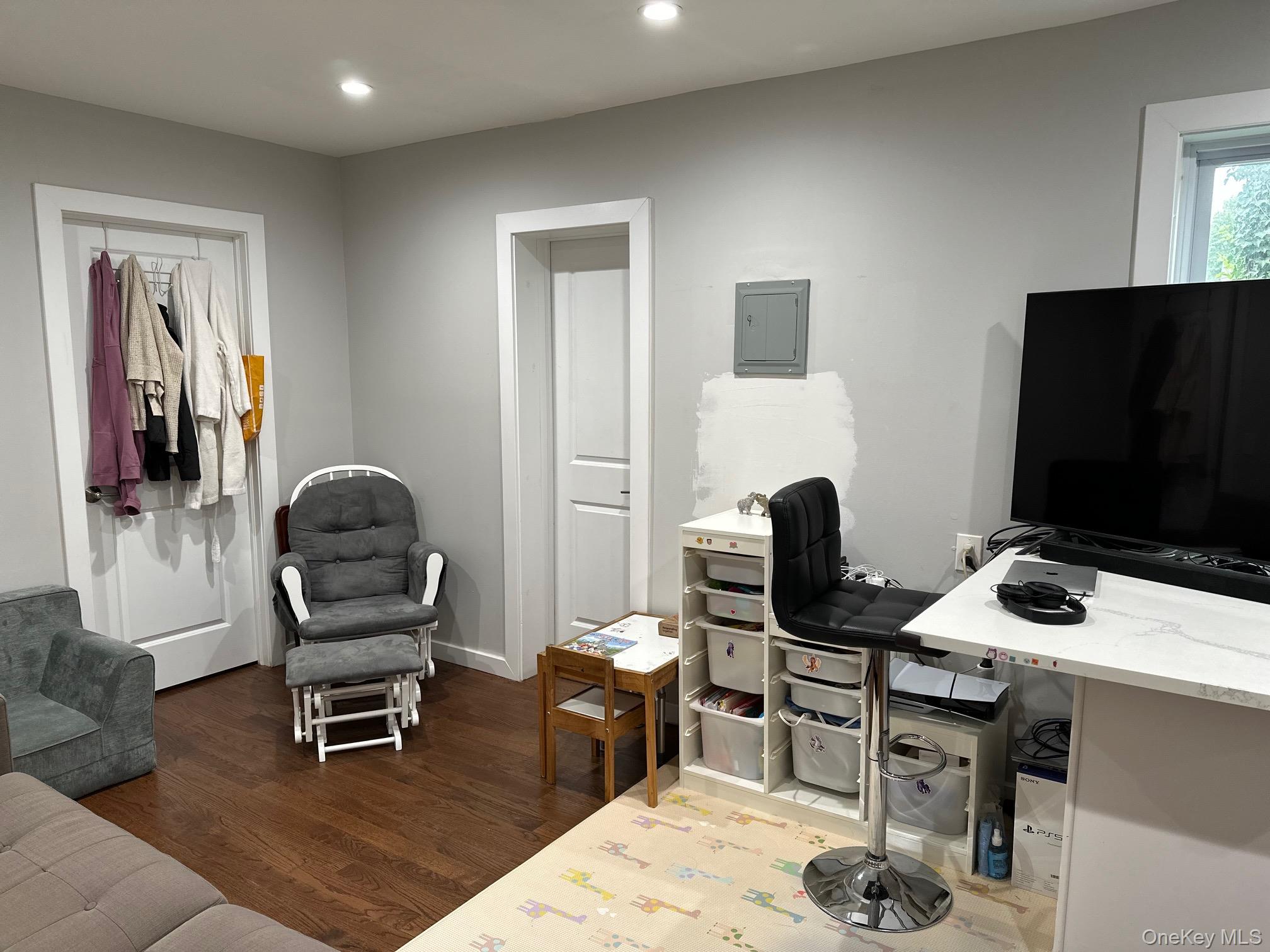 #7 photo, 71 Lannon Place, Port Washington , NY 11050