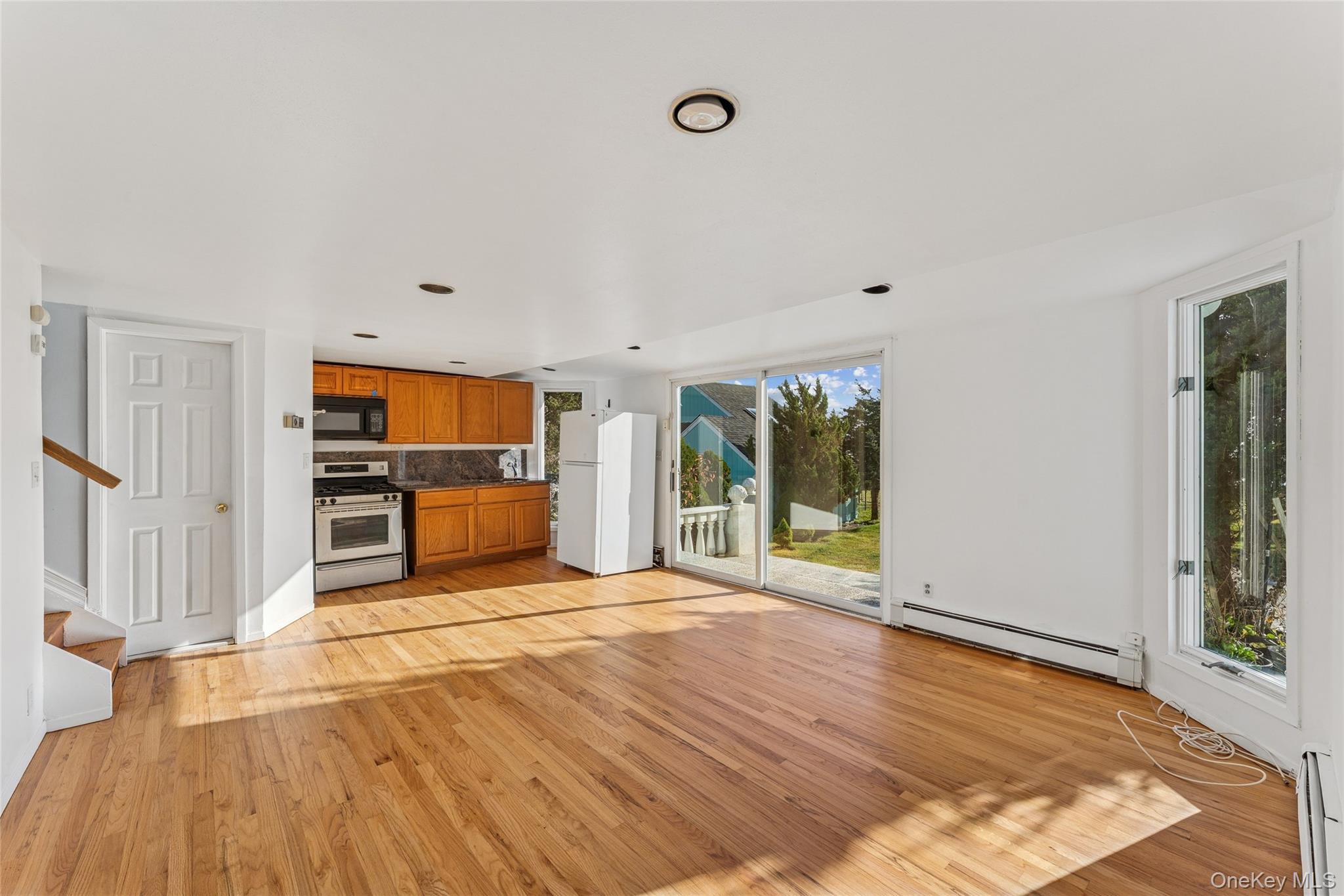 #17 photo, 6 Last Lane, Hampton Bays , NY 11946