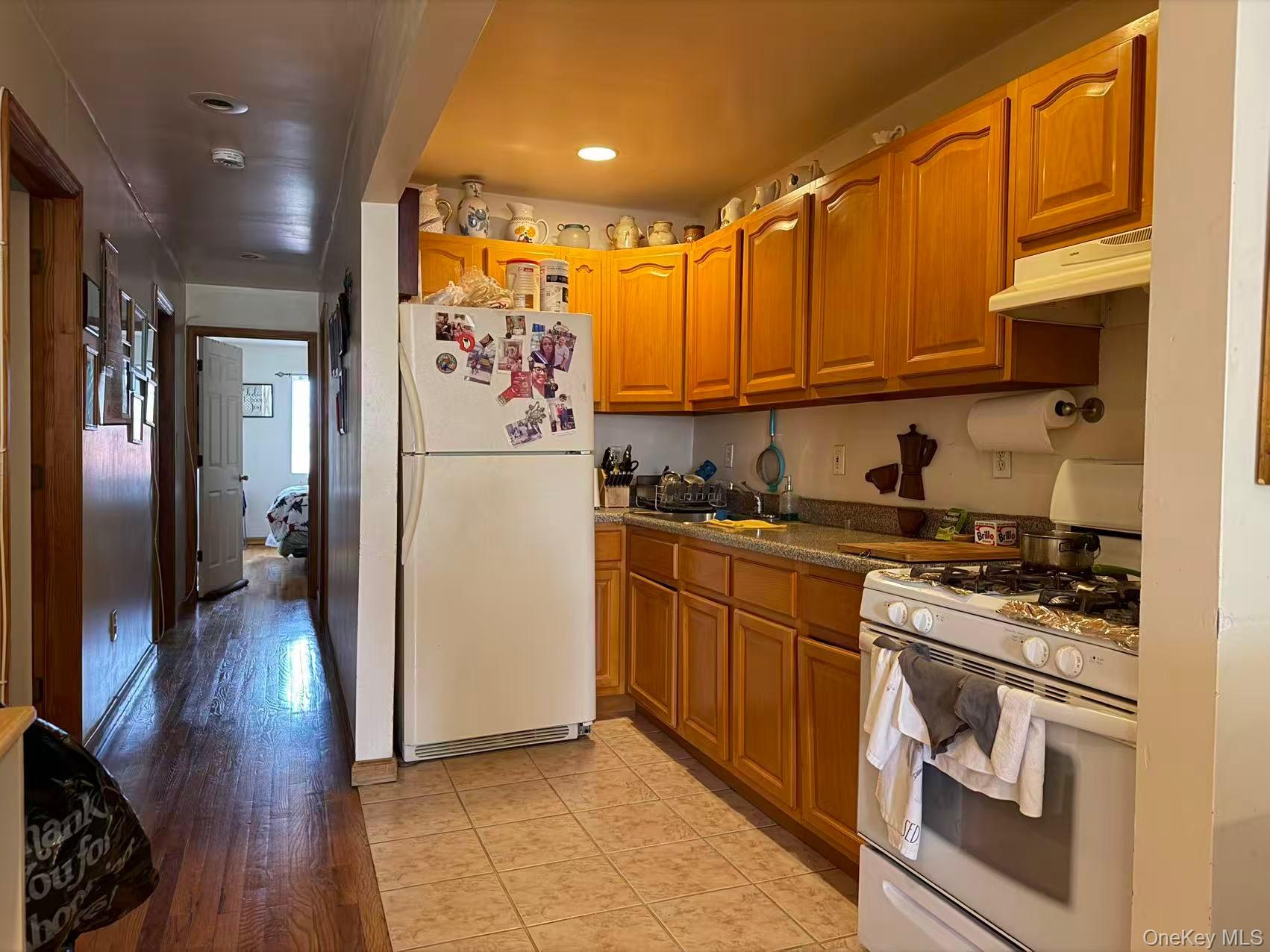 #4 photo, 94-81 218th Street, Queens Village , NY 11428