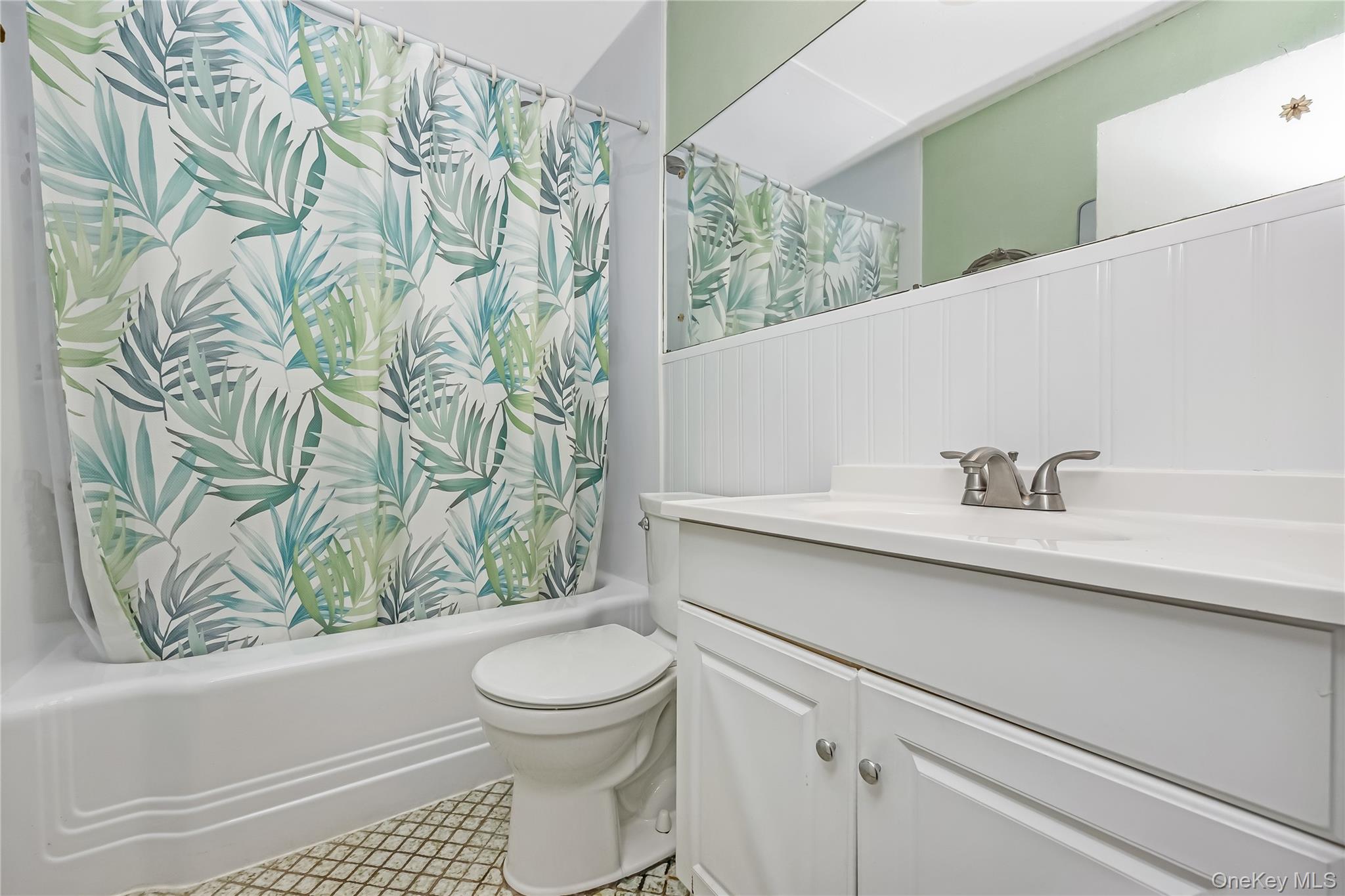 #13 photo, 4 Florida Avenue, Copiague , NY 11726