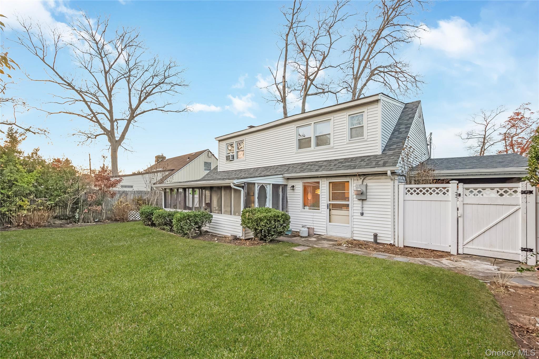 #4 photo, 4 Florida Avenue, Copiague , NY 11726