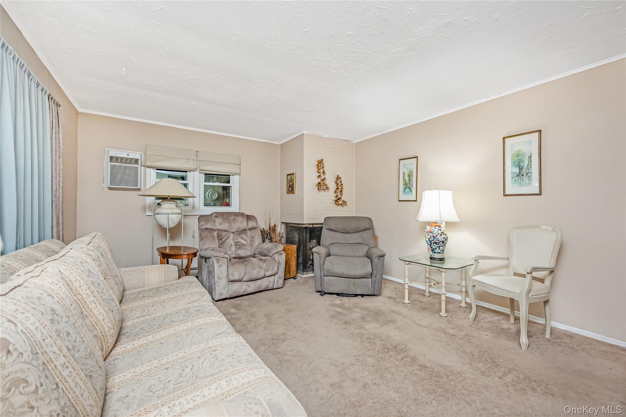 #7 photo, 4 Florida Avenue, Copiague , NY 11726