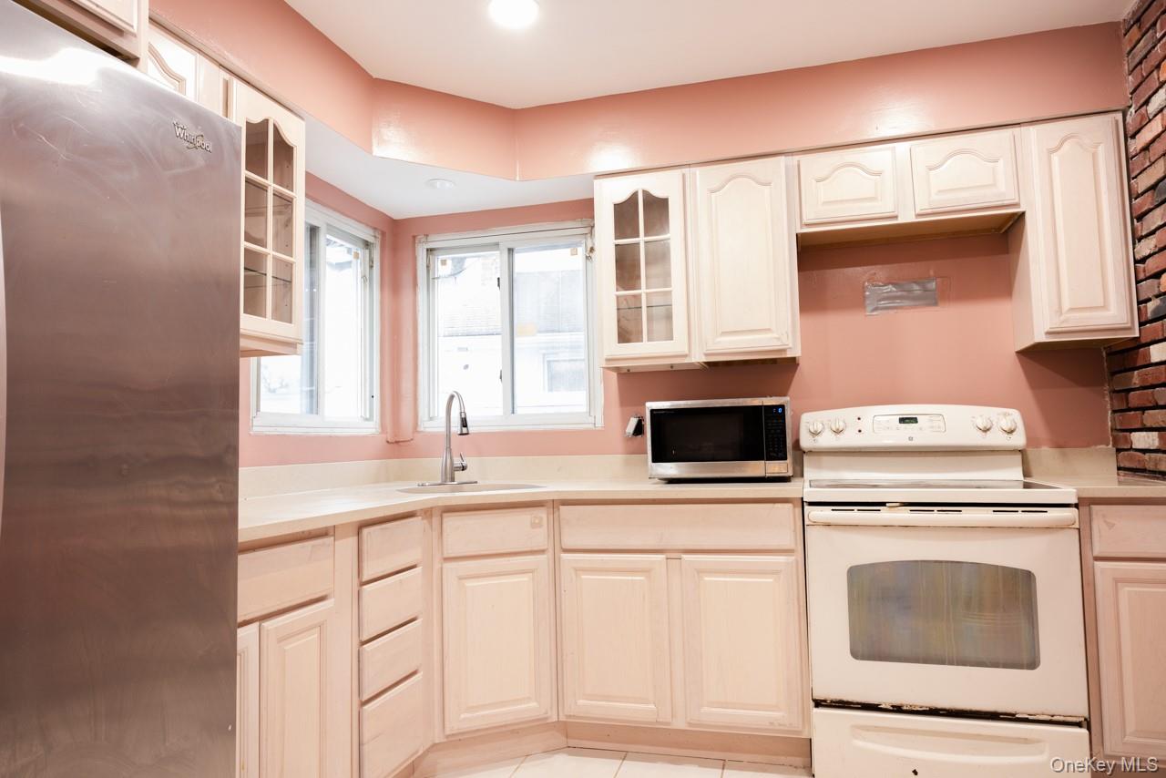 #10 photo, 1322 Barry Drive, Valley Stream , NY 11580