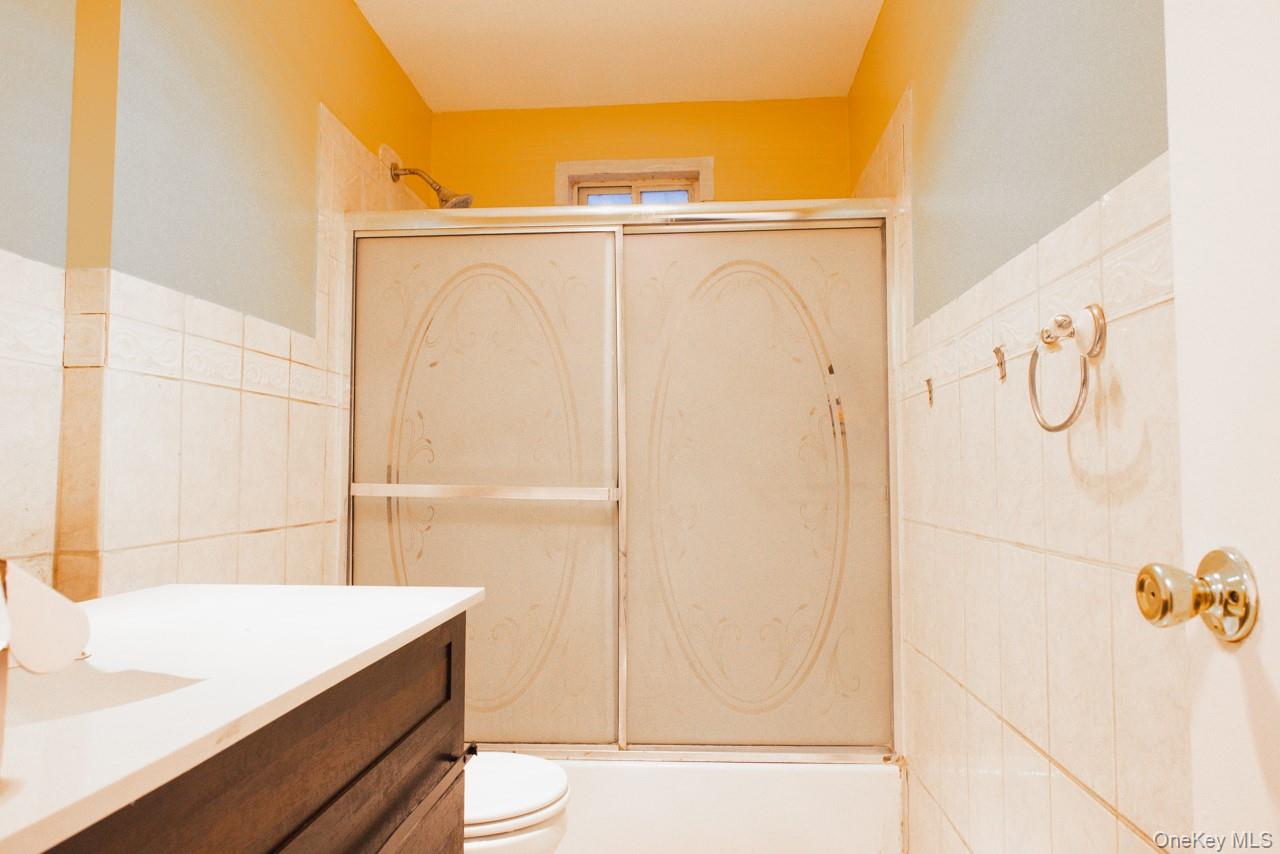 #6 photo, 1322 Barry Drive, Valley Stream , NY 11580