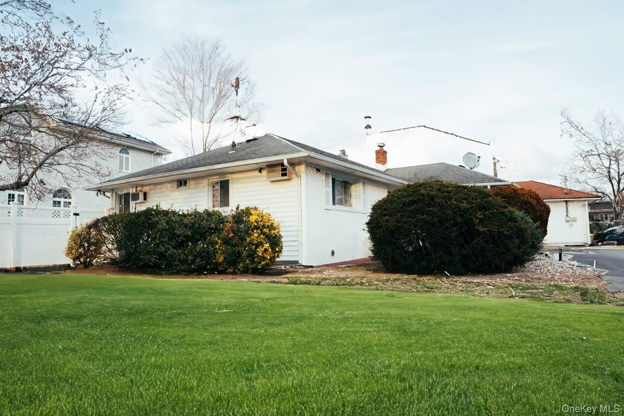 #9 photo, 1322 Barry Drive, Valley Stream , NY 11580