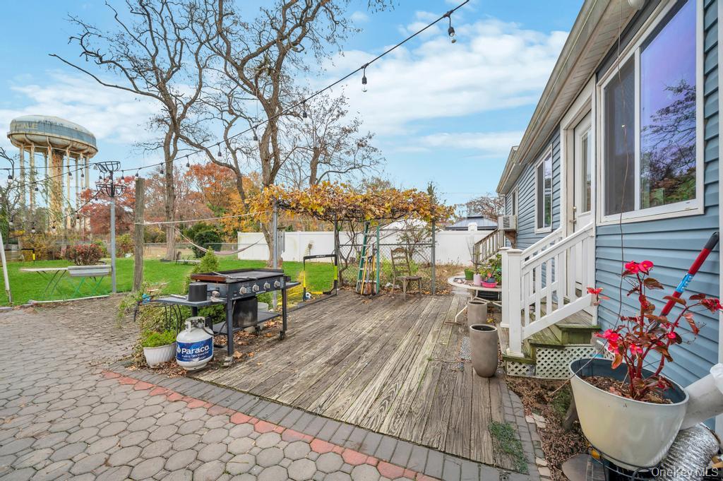 #11 photo, 626 Winthrop Drive, Uniondale , NY 11553