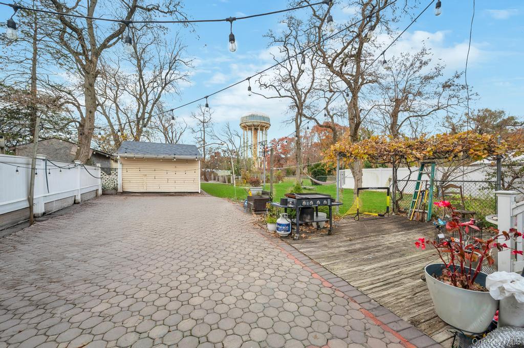 #12 photo, 626 Winthrop Drive, Uniondale , NY 11553