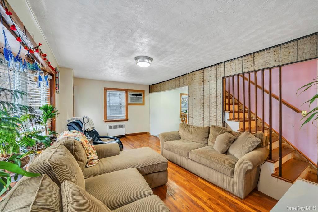 #15 photo, 626 Winthrop Drive, Uniondale , NY 11553