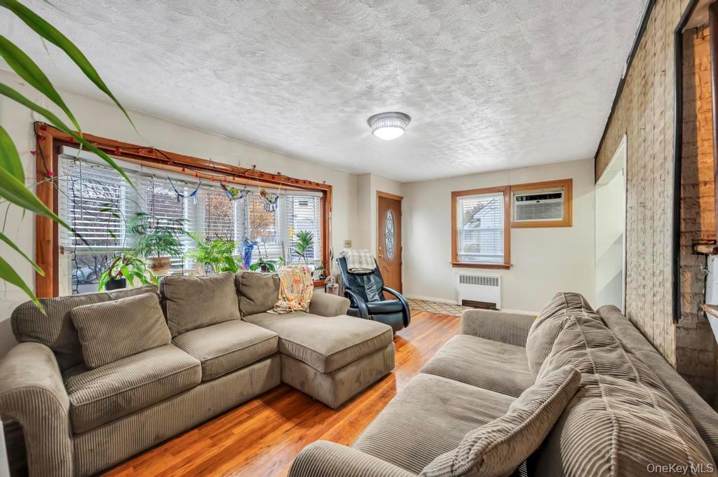 #16 photo, 626 Winthrop Drive, Uniondale , NY 11553