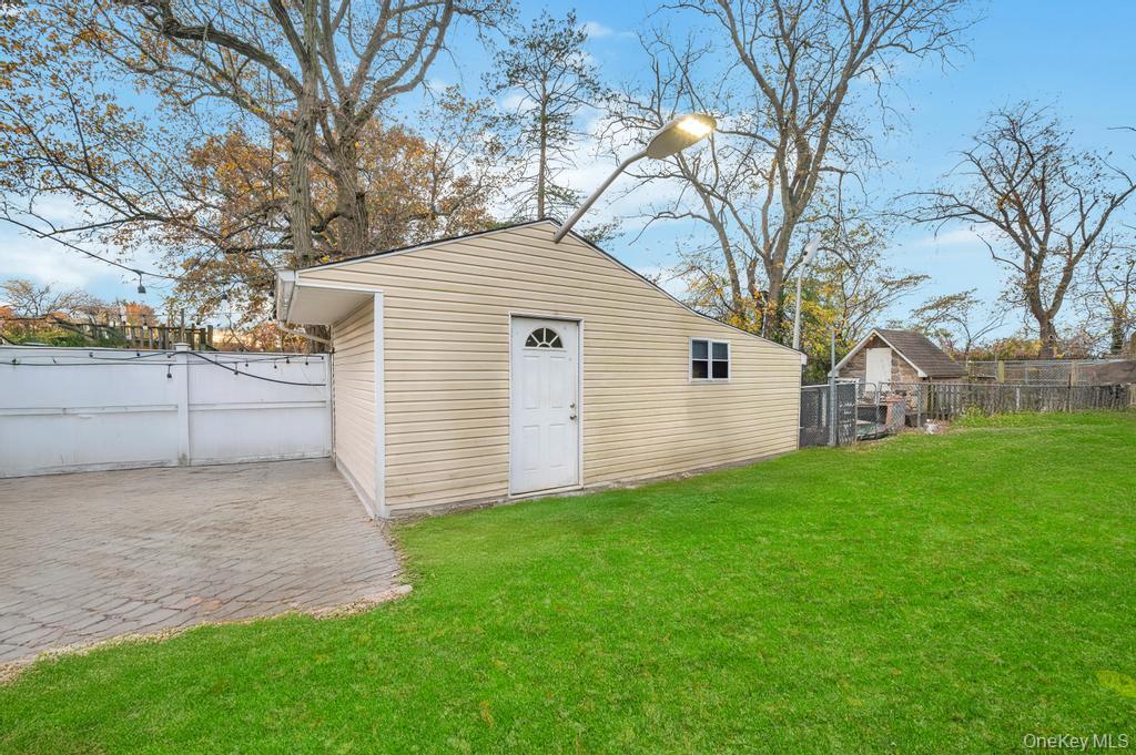 #5 photo, 626 Winthrop Drive, Uniondale , NY 11553