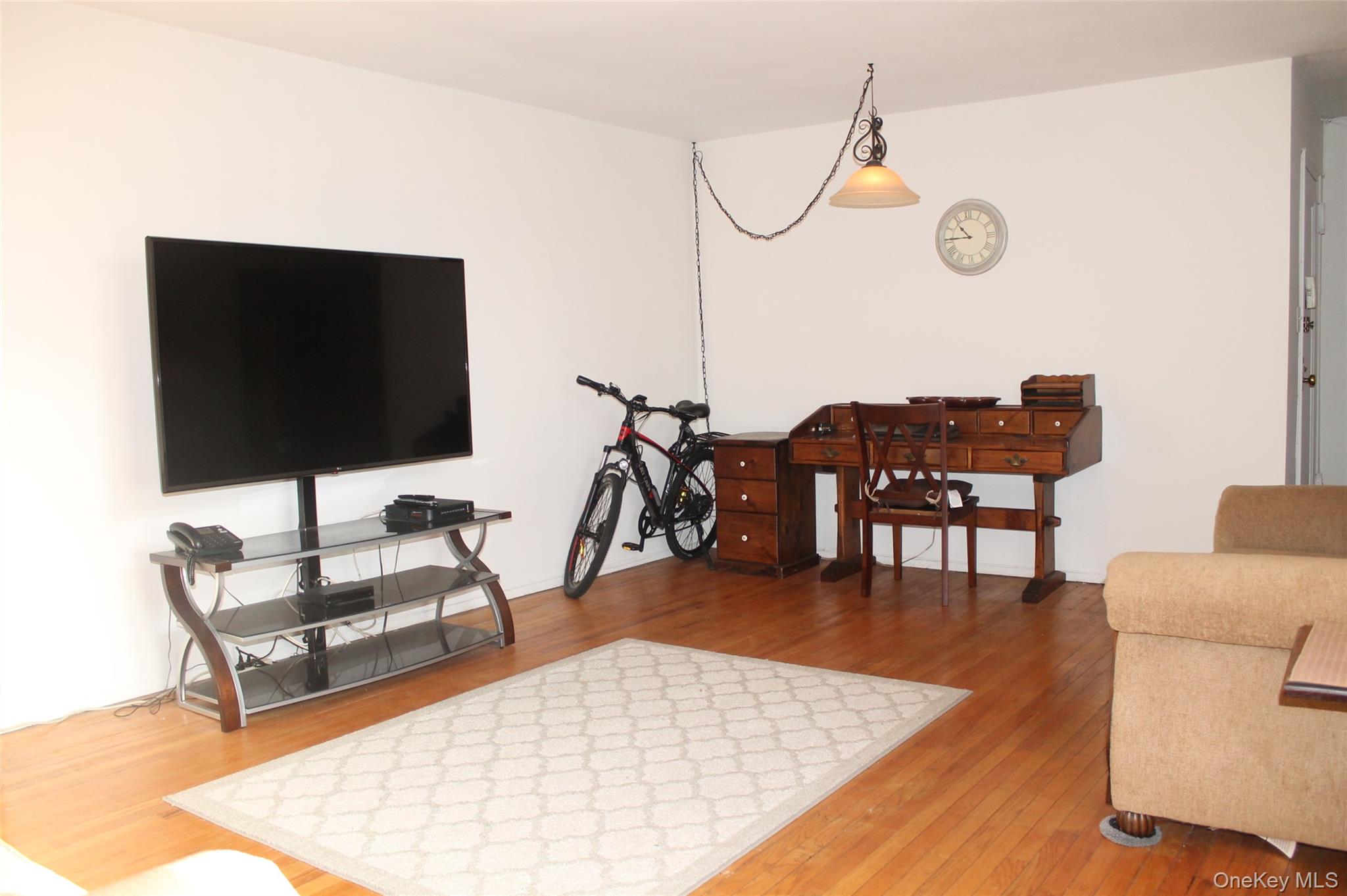 #8 photo, 87-30 204 Street, 皇后區 Hollis , NY 11423