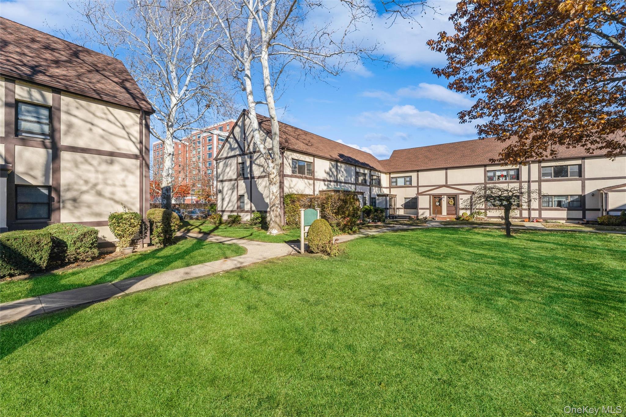 #18 photo, 123 15th Street, Garden City , NY 11530