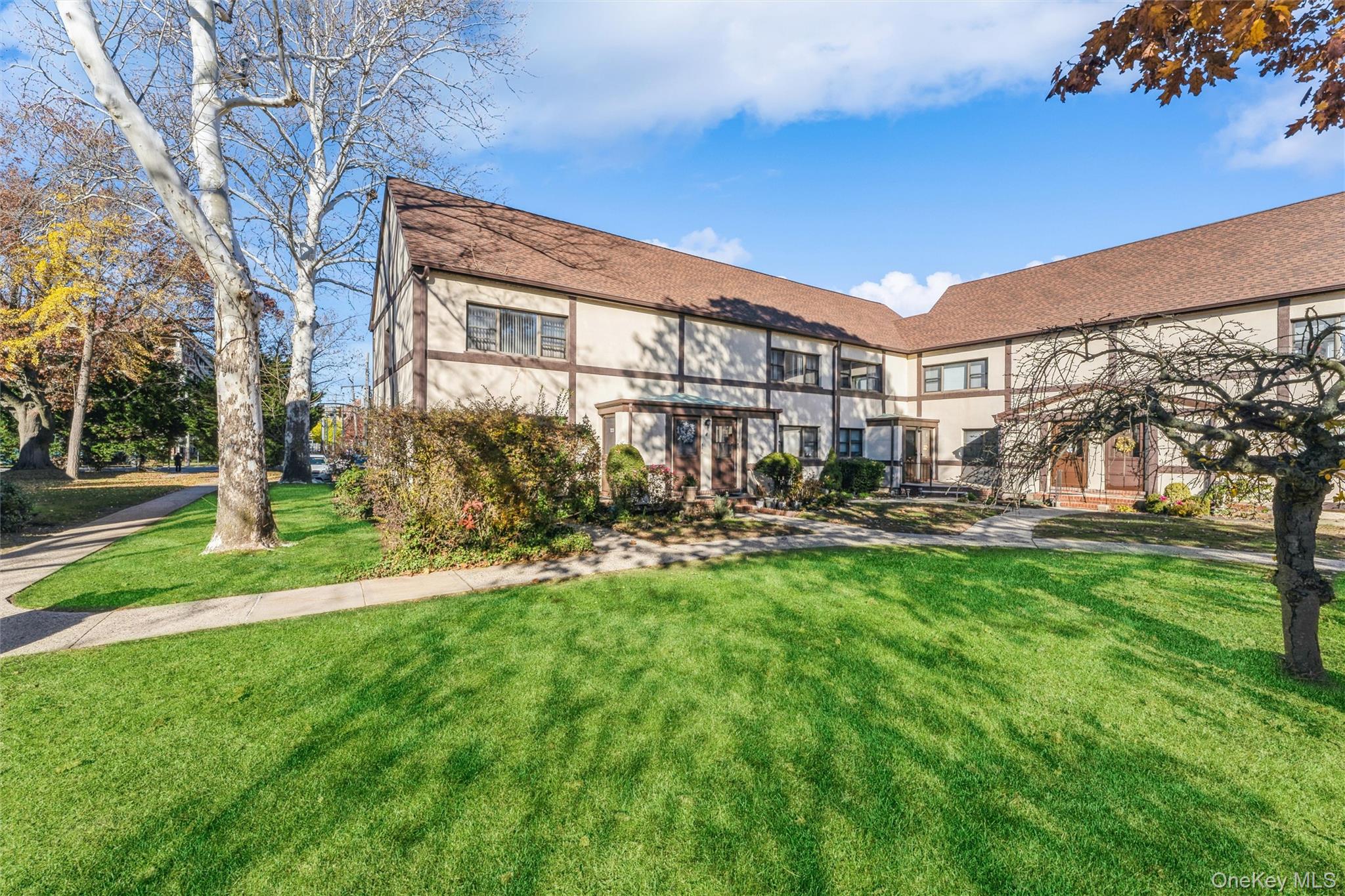 #19 photo, 123 15th Street, Garden City , NY 11530