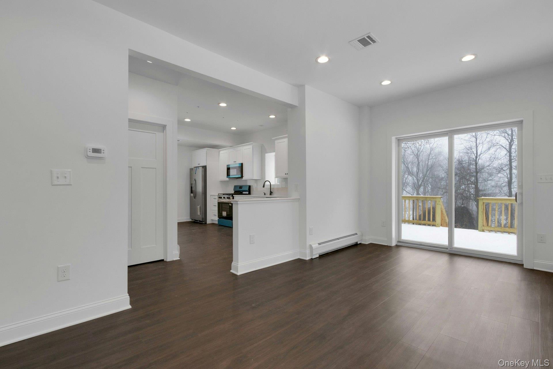 #8 photo, 570 Kings Highway, Valley Cottage , NY 10989