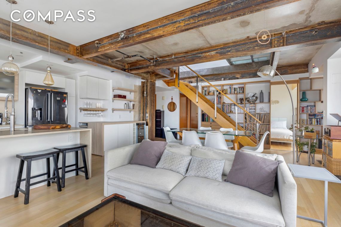 #4 photo, Brooklyn, Williamsburg , NY 11249