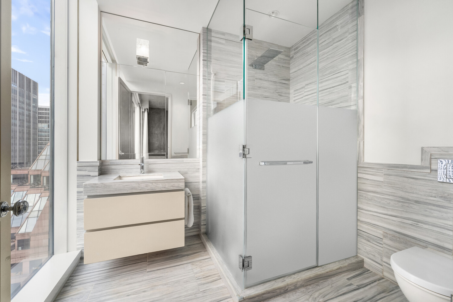 #14 photo, 20 W 53RD Street, Midtown , NY 10019