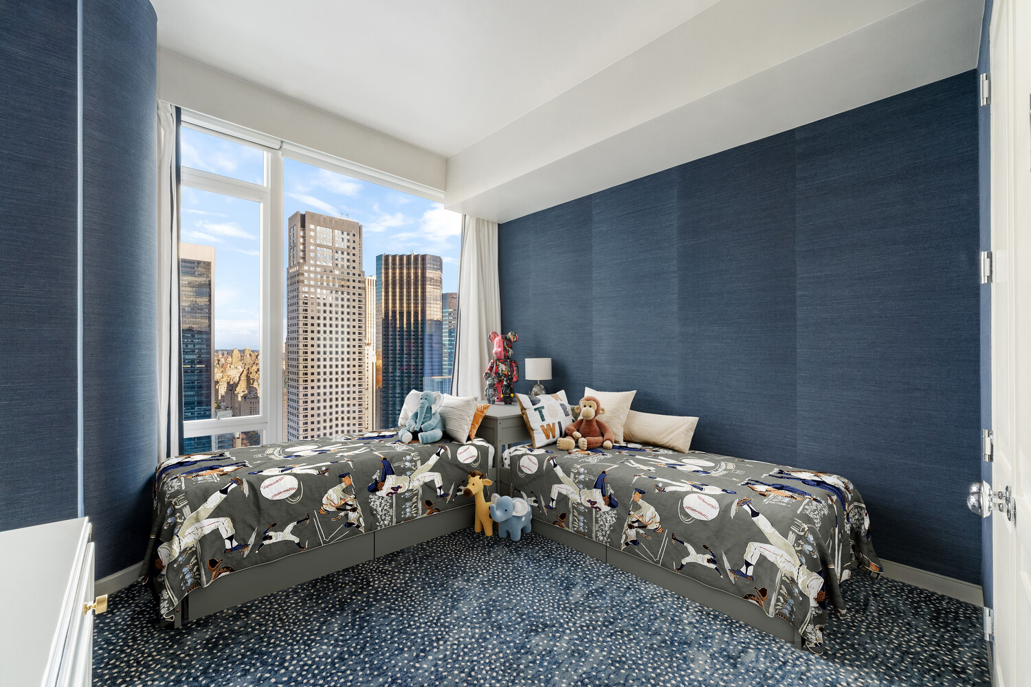 #15 photo, 20 W 53RD Street, Midtown , NY 10019