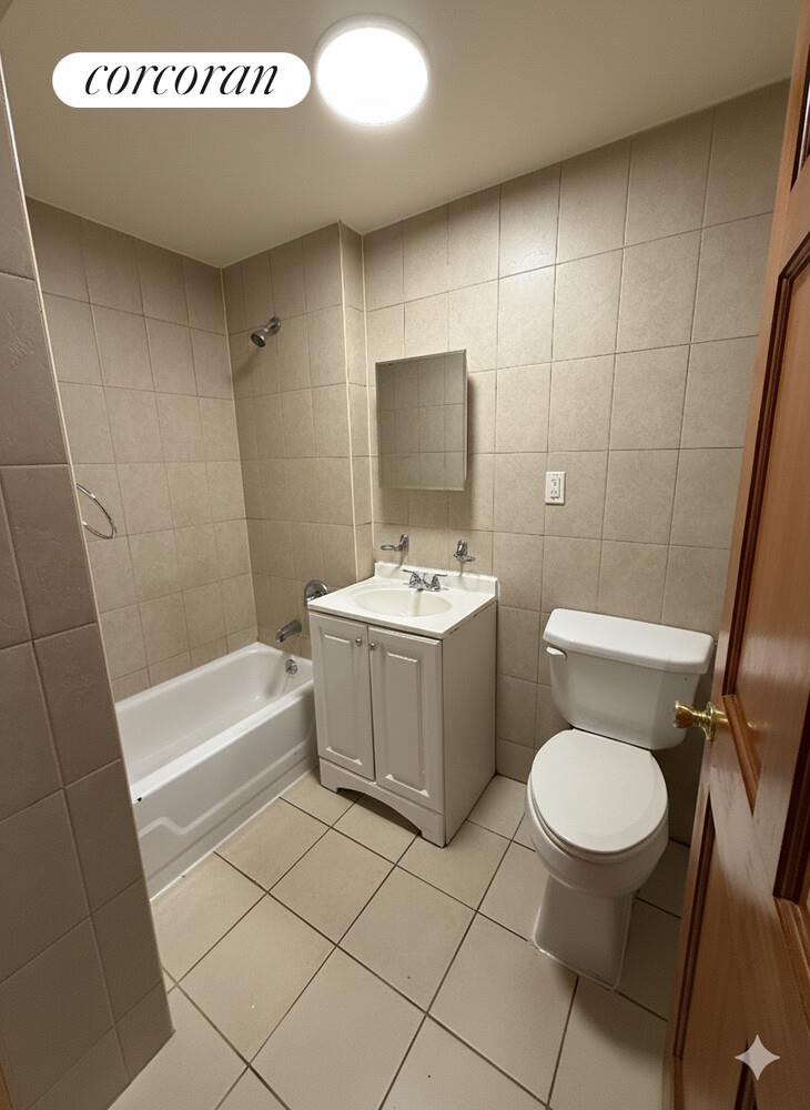 #11 photo, Jamaica, Jamaica , NY 11432