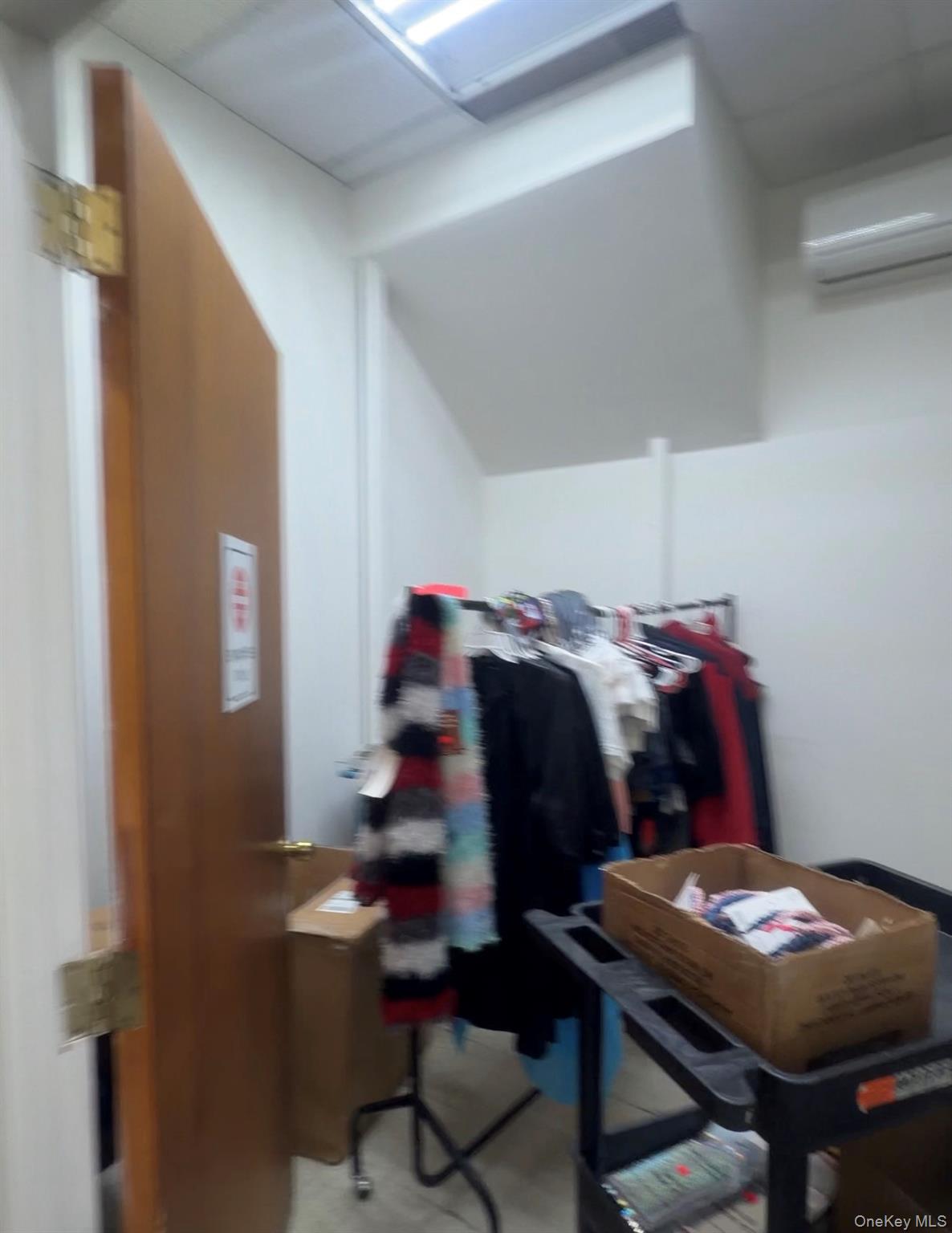 #5 photo, 111-21 Roosevelt Ave, Corona , NY 11368