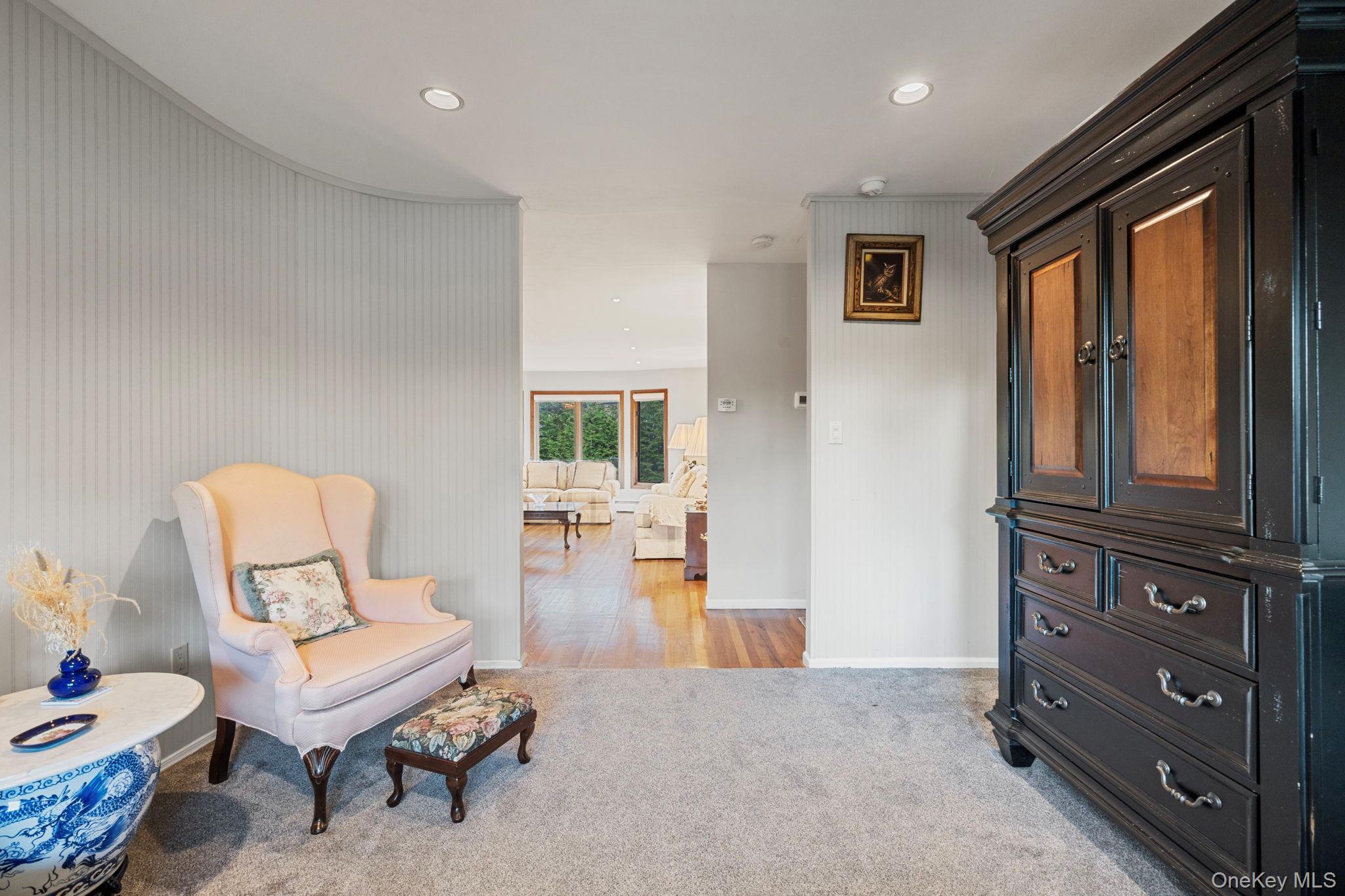 #10 photo, 158 Old Courthouse Road, Manhasset Hills , NY 11040