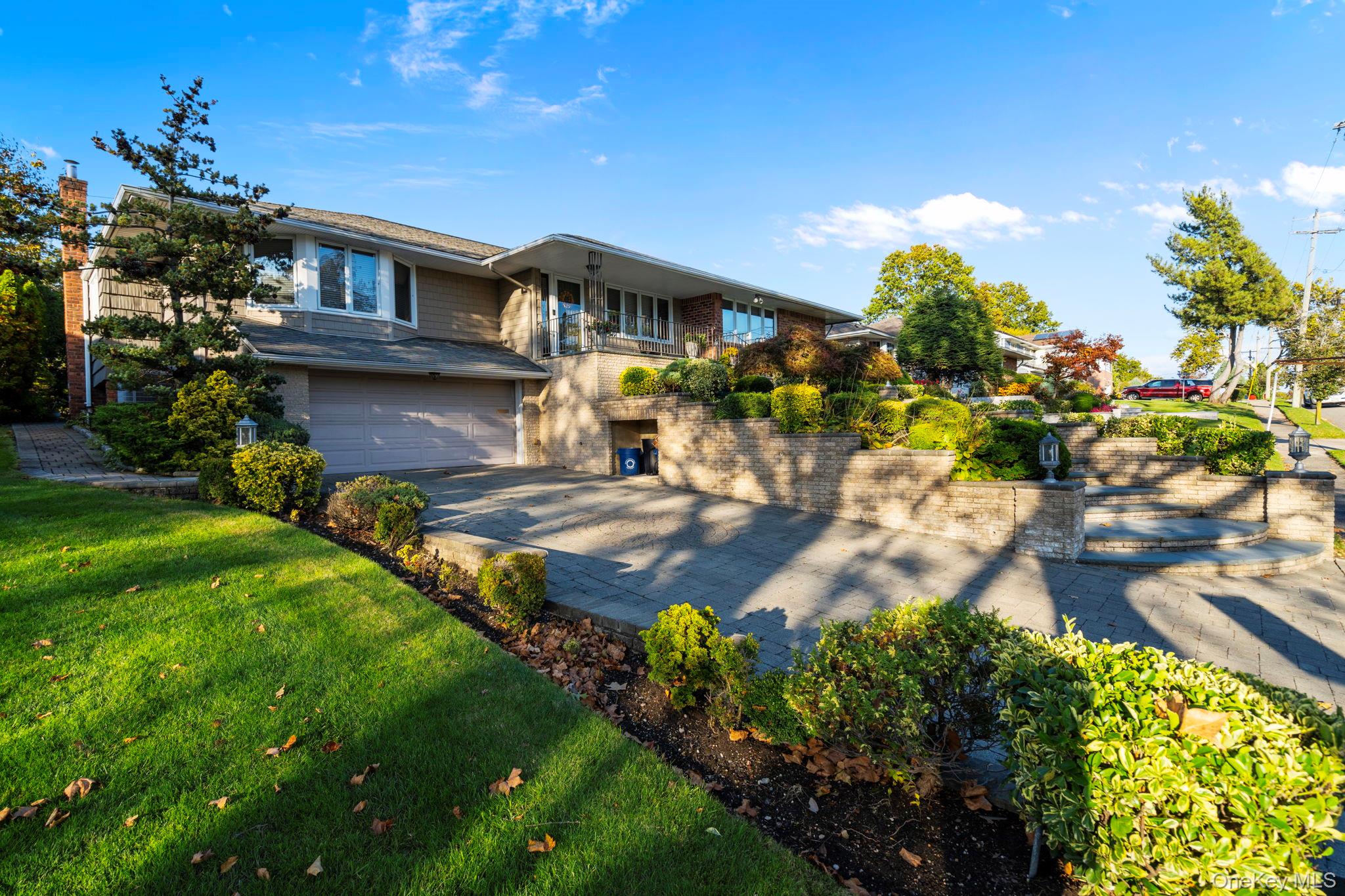 #2 photo, 158 Old Courthouse Road, Manhasset Hills , NY 11040