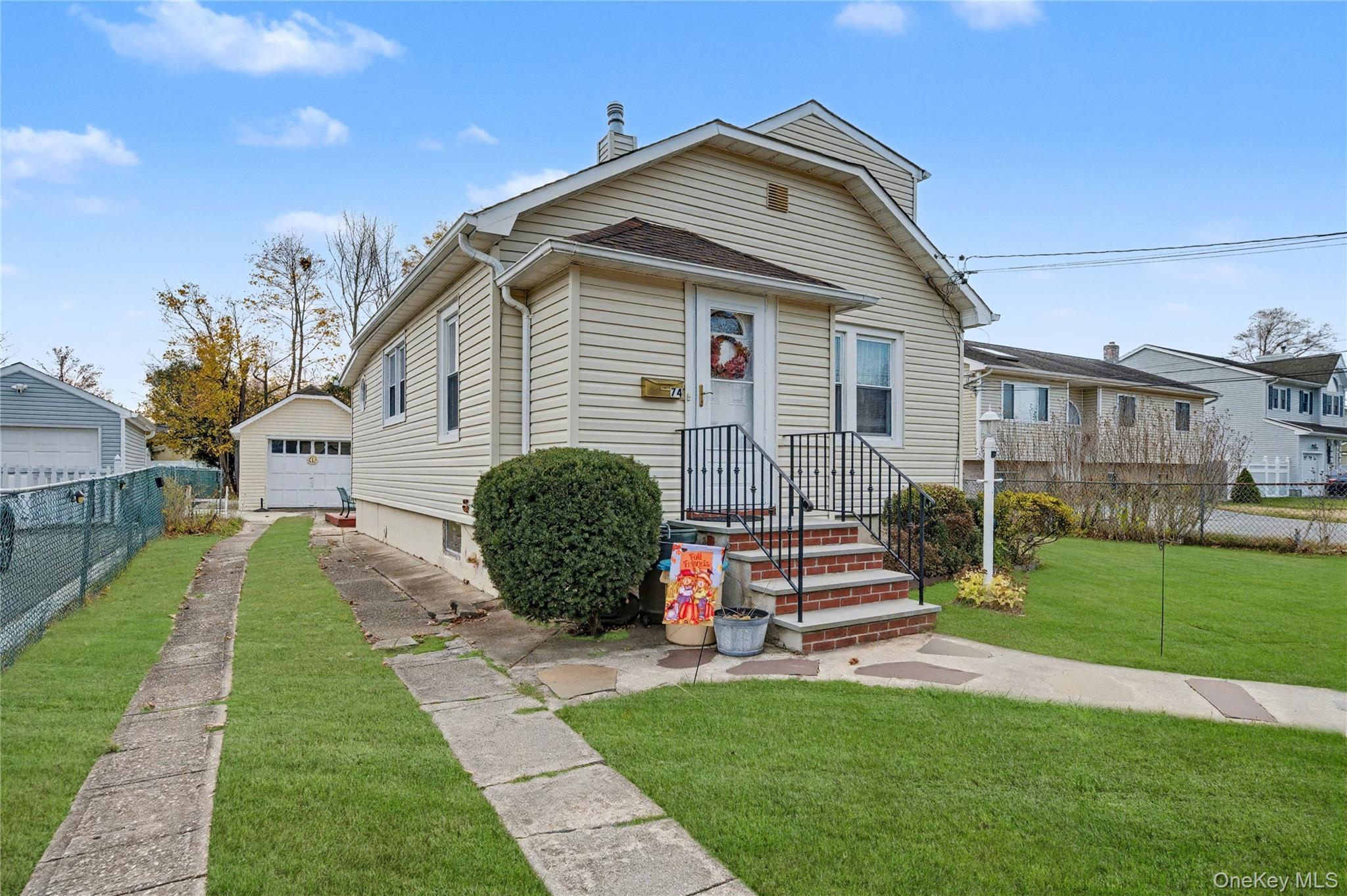 #2 photo, 74 Nassau Street, Islip Terrace , NY 11752