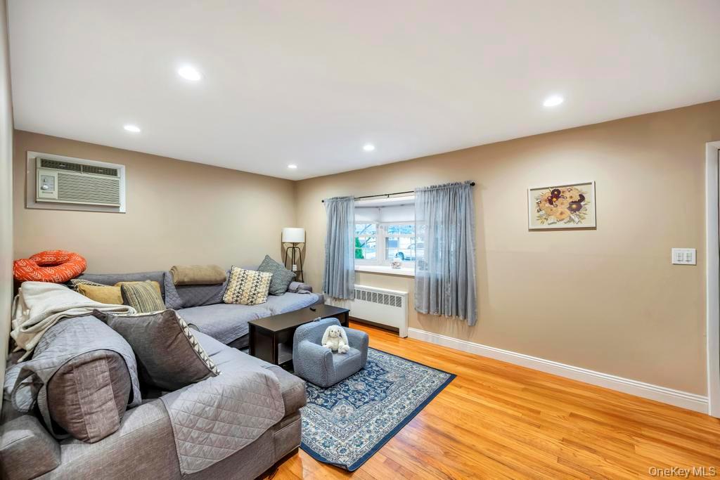 #6 photo, 24 W Oak Street, 長島 Farmingdale , NY 11735