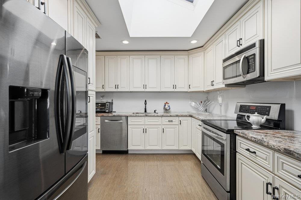 #13 photo, 9 Lynch Street, Huntington Station , NY 11746