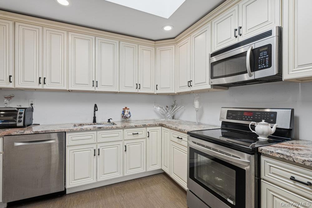 #14 photo, 9 Lynch Street, Huntington Station , NY 11746