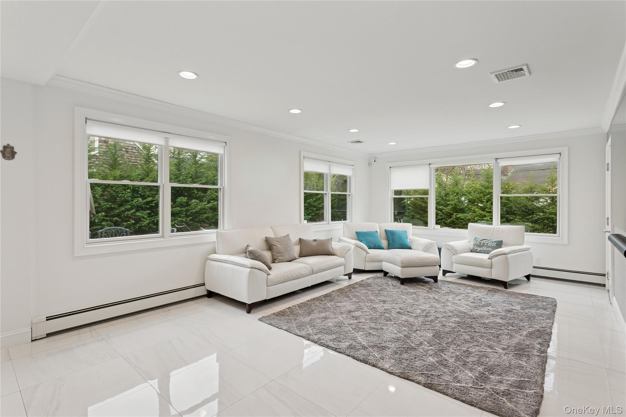 #14 photo, 1560 Pebble Lane, Hewlett , NY 11557