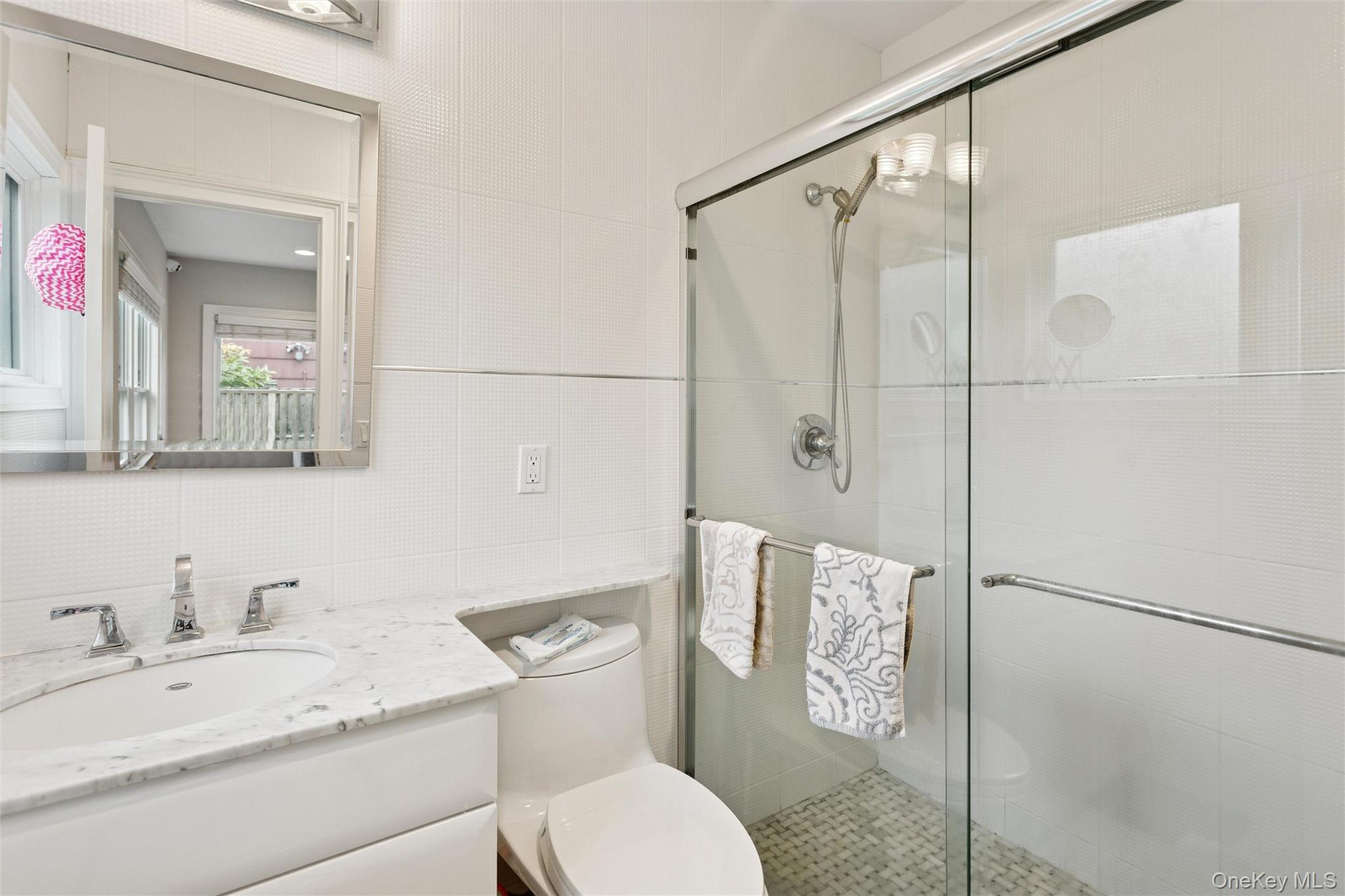 #17 photo, 1560 Pebble Lane, Hewlett , NY 11557