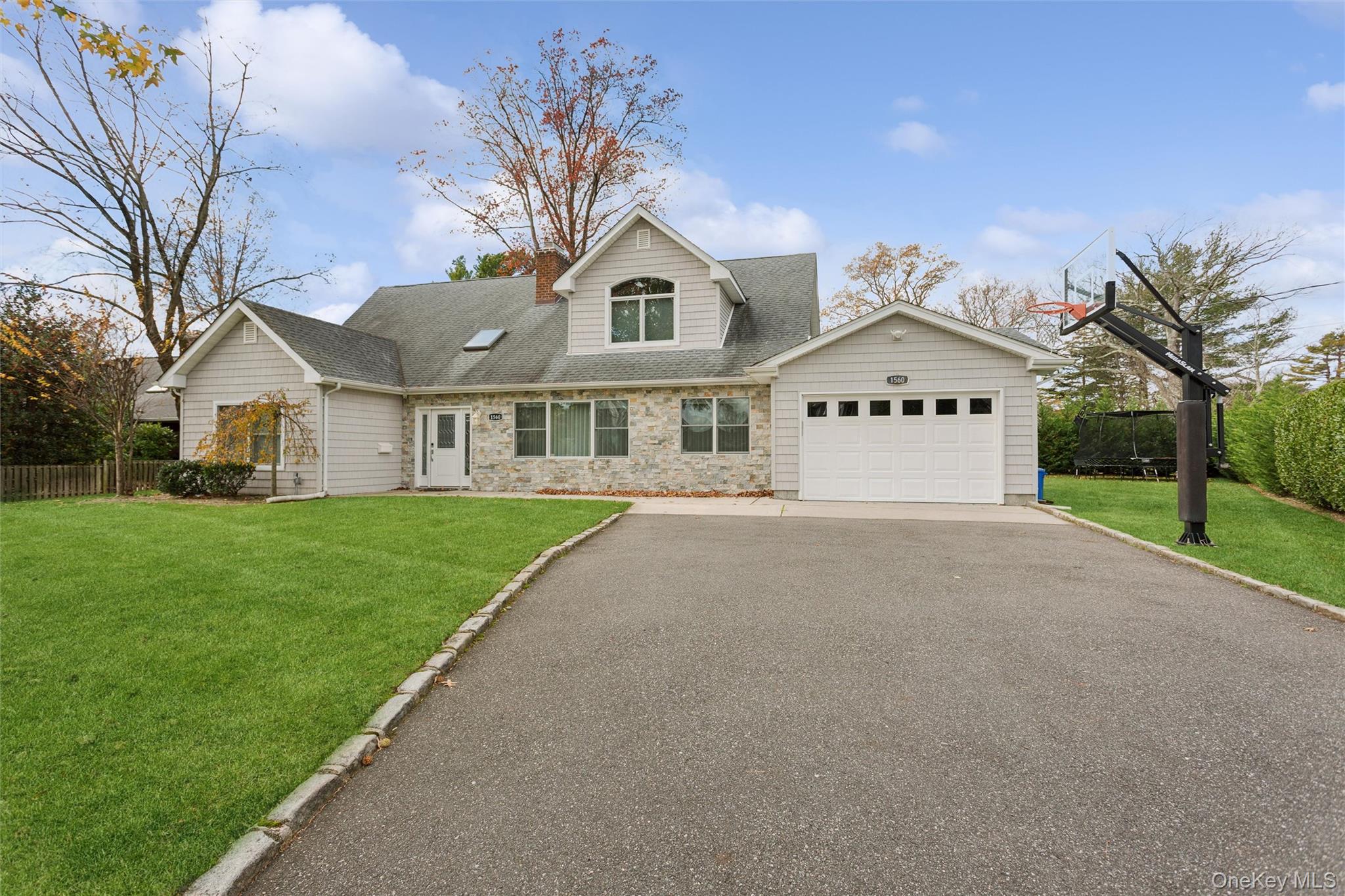 #2 photo, 1560 Pebble Lane, Hewlett , NY 11557