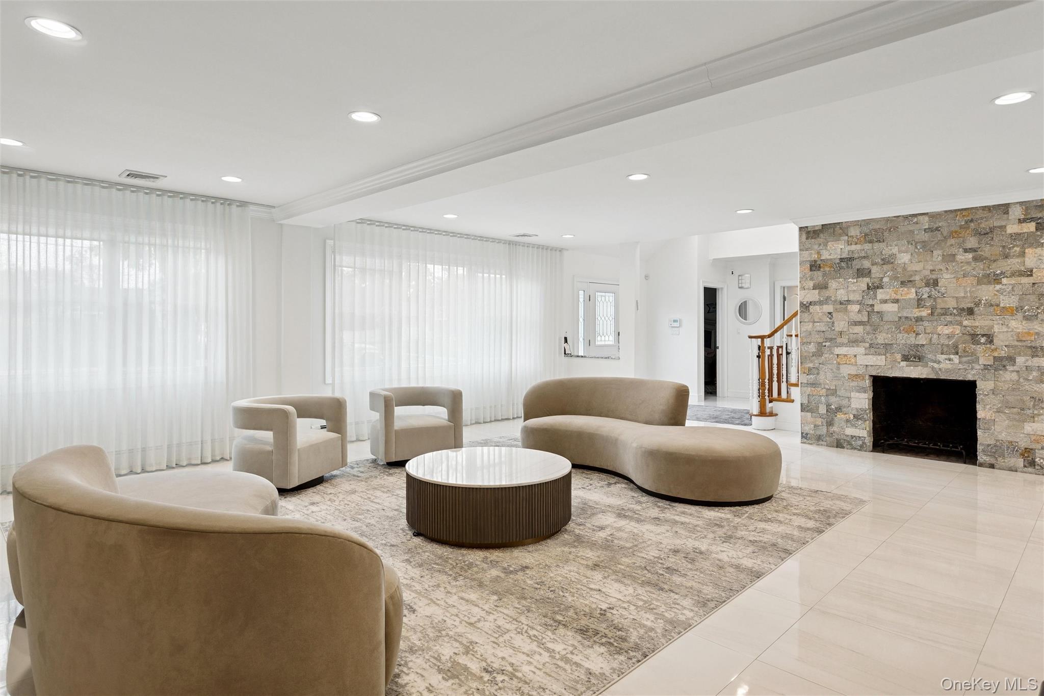 #8 photo, 1560 Pebble Lane, Hewlett , NY 11557