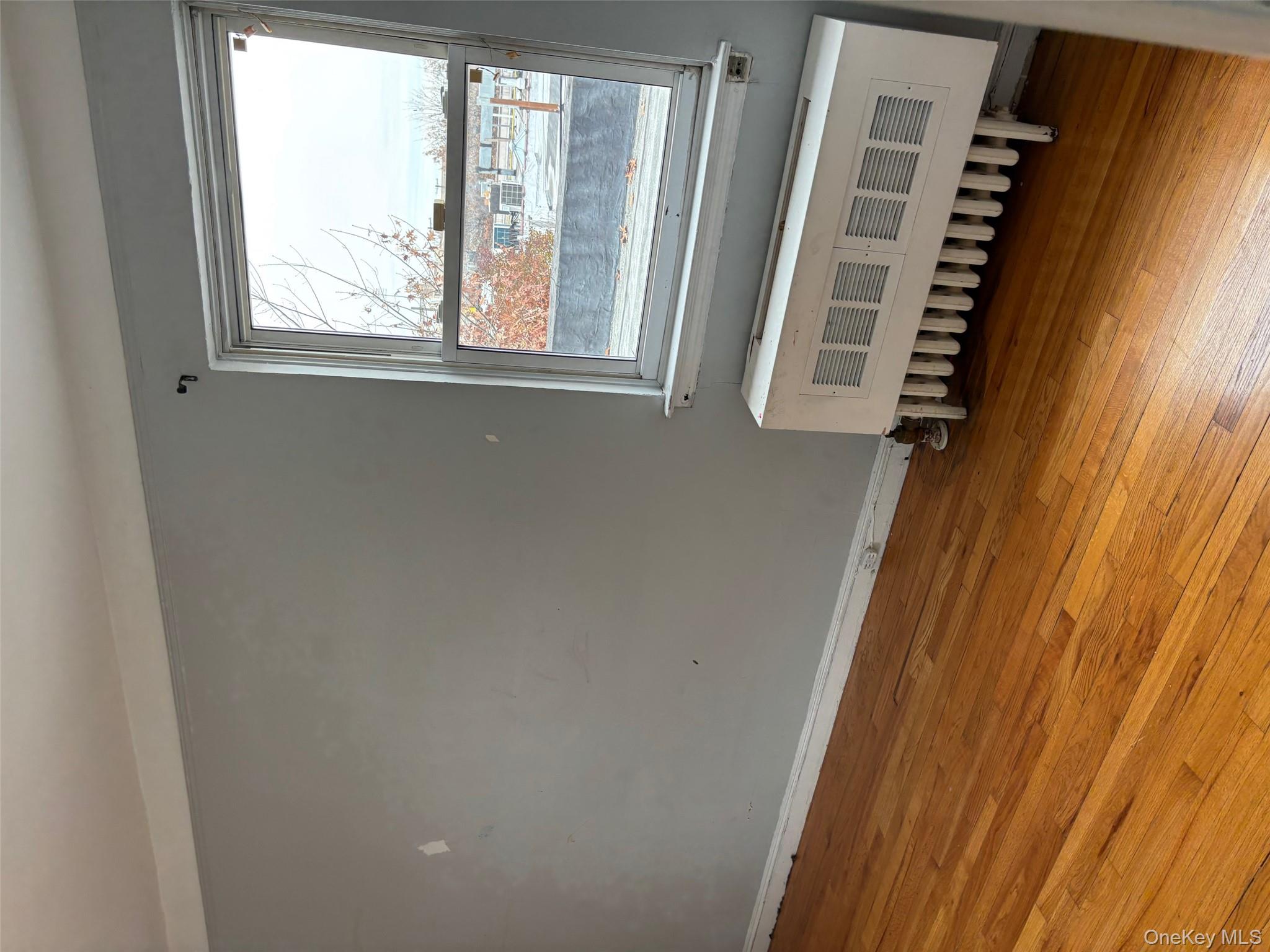 #4 photo, 7584 180th Street, Fresh Meadows , NY 11366