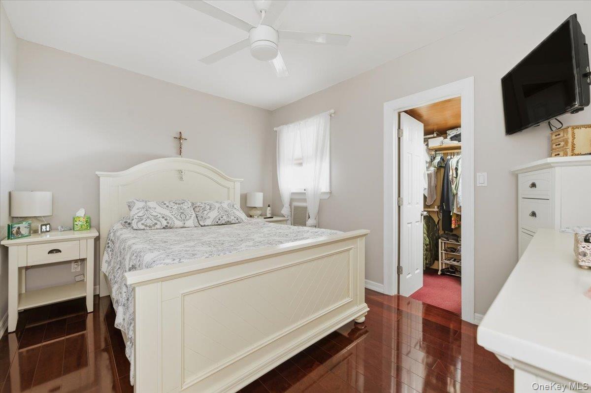 #11 photo, 80 Newport Road, Island Park , NY 11558