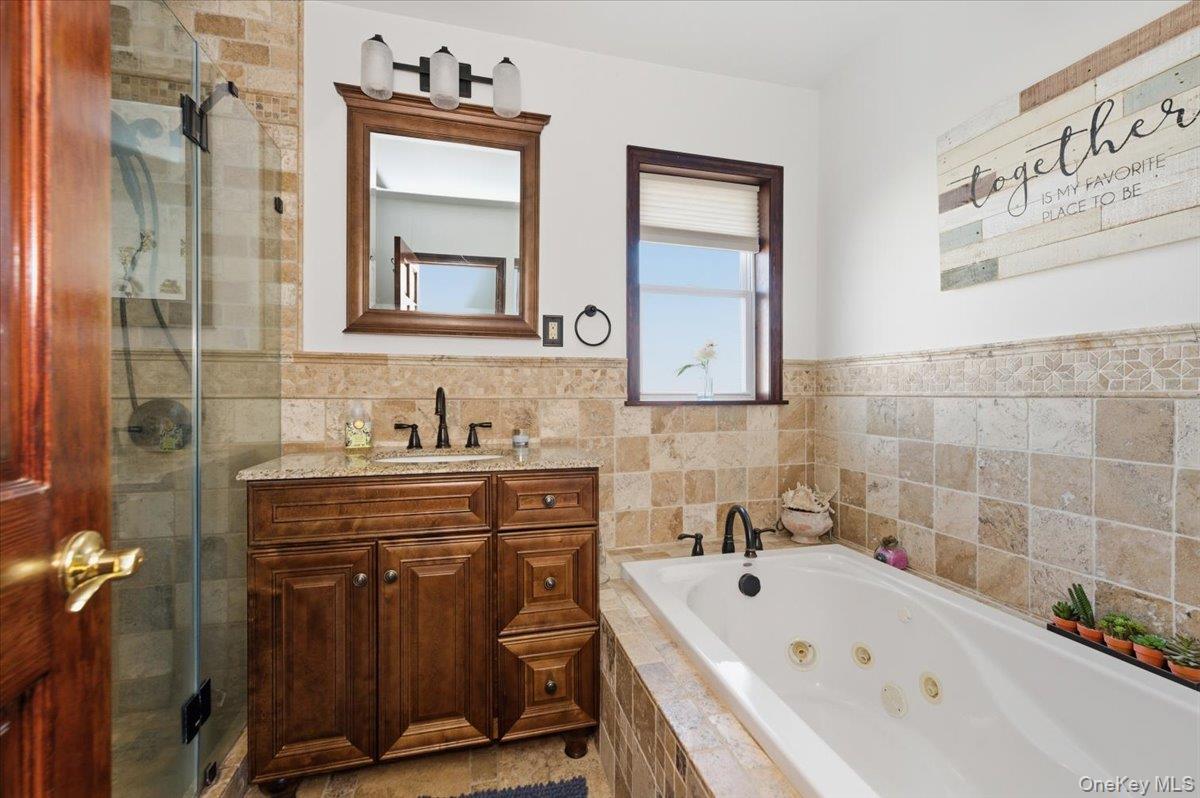 #12 photo, 80 Newport Road, Island Park , NY 11558