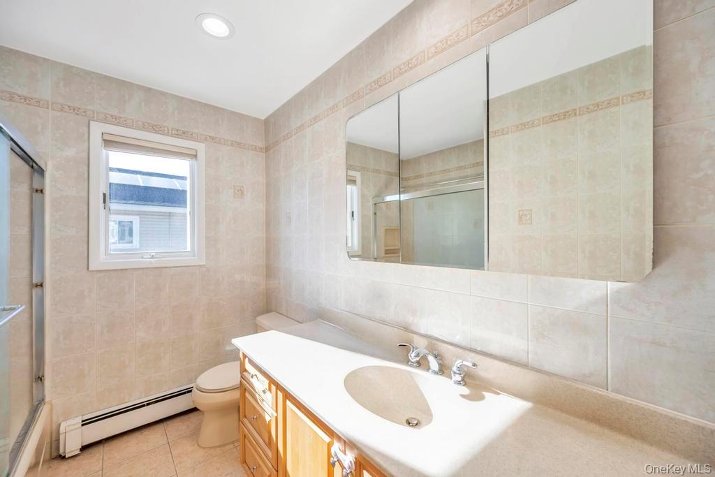 #13 photo, 44 Derby Avenue, سوفولك Greenlawn , NY 11740