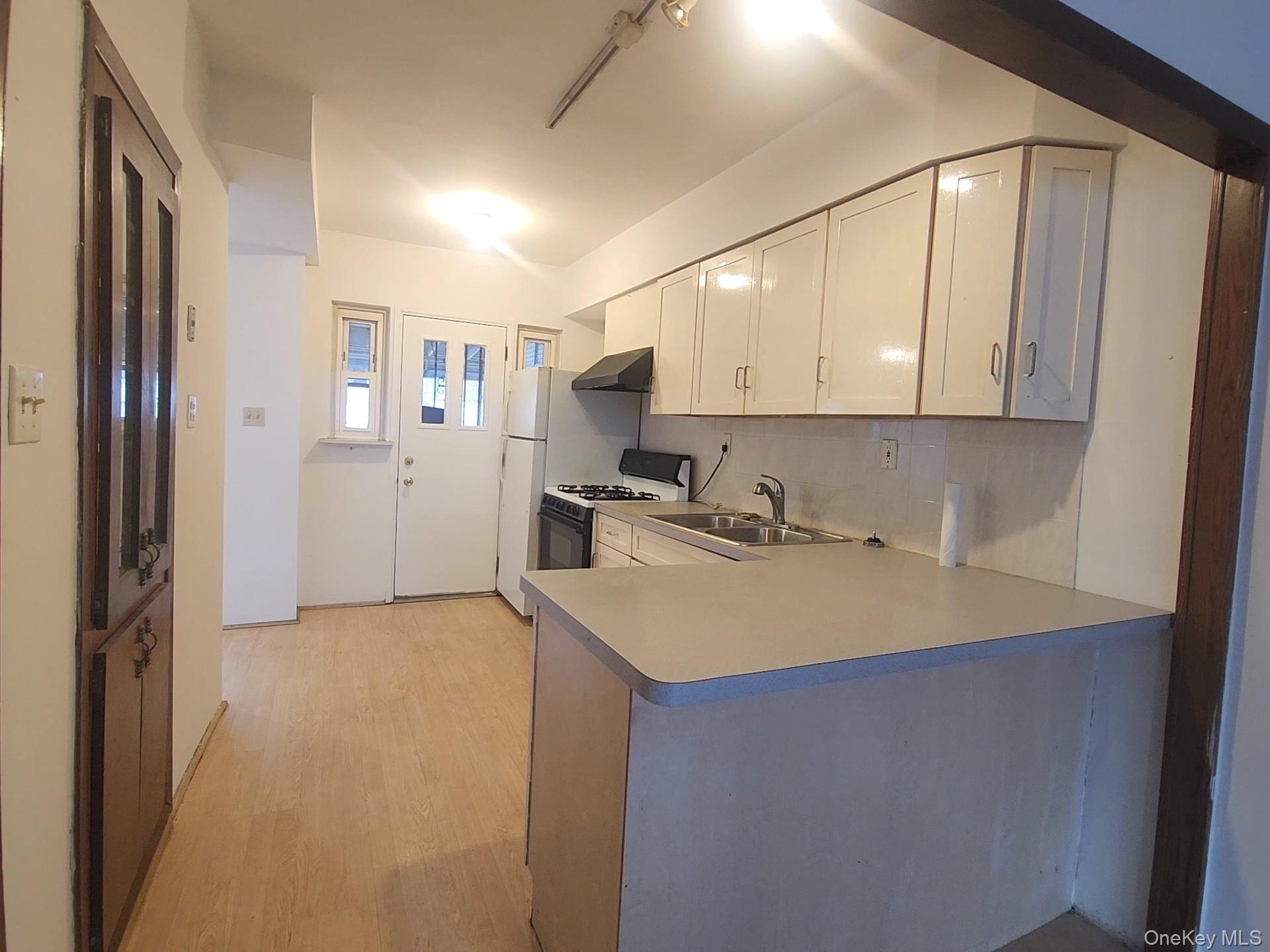 #11 photo, 199-27 26 Avenue, Flushing , NY 11358