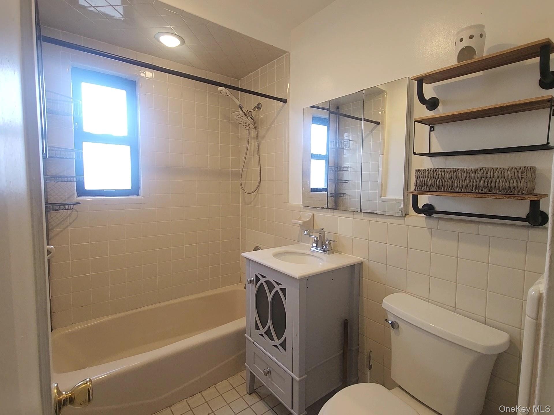 #12 photo, 199-27 26 Avenue, Flushing , NY 11358