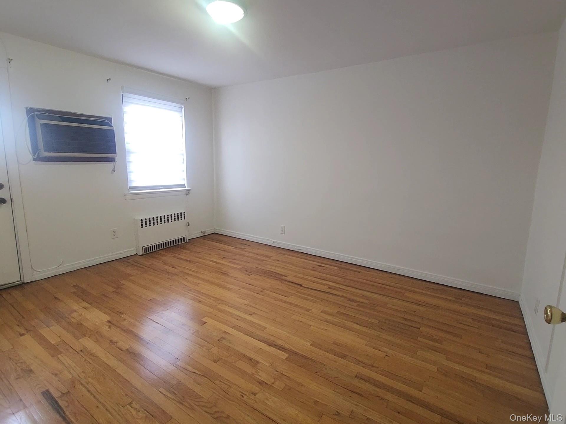 #4 photo, 199-27 26 Avenue, Flushing , NY 11358