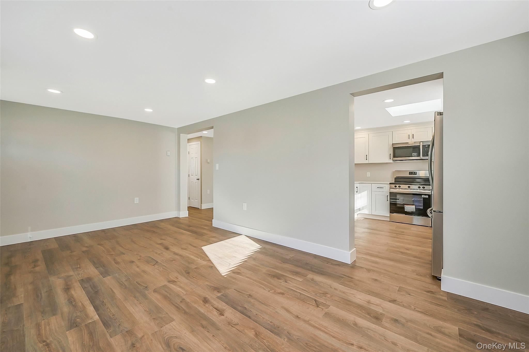 #4 photo, 23 Limetree Drive, Manorville , NY 11949