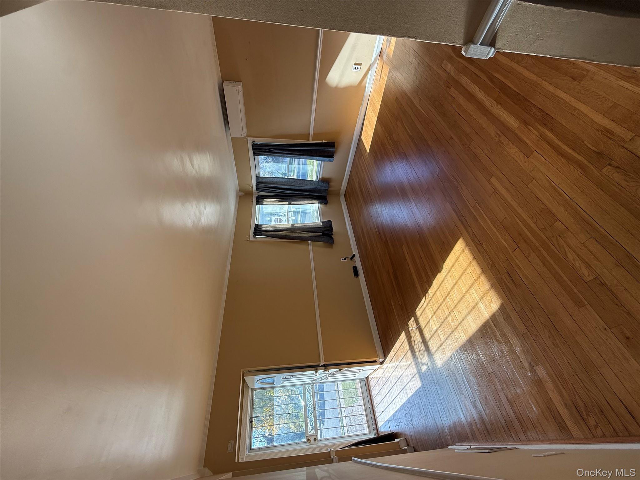 #6 photo, 133 Wellington Street, Hempstead , NY 11550