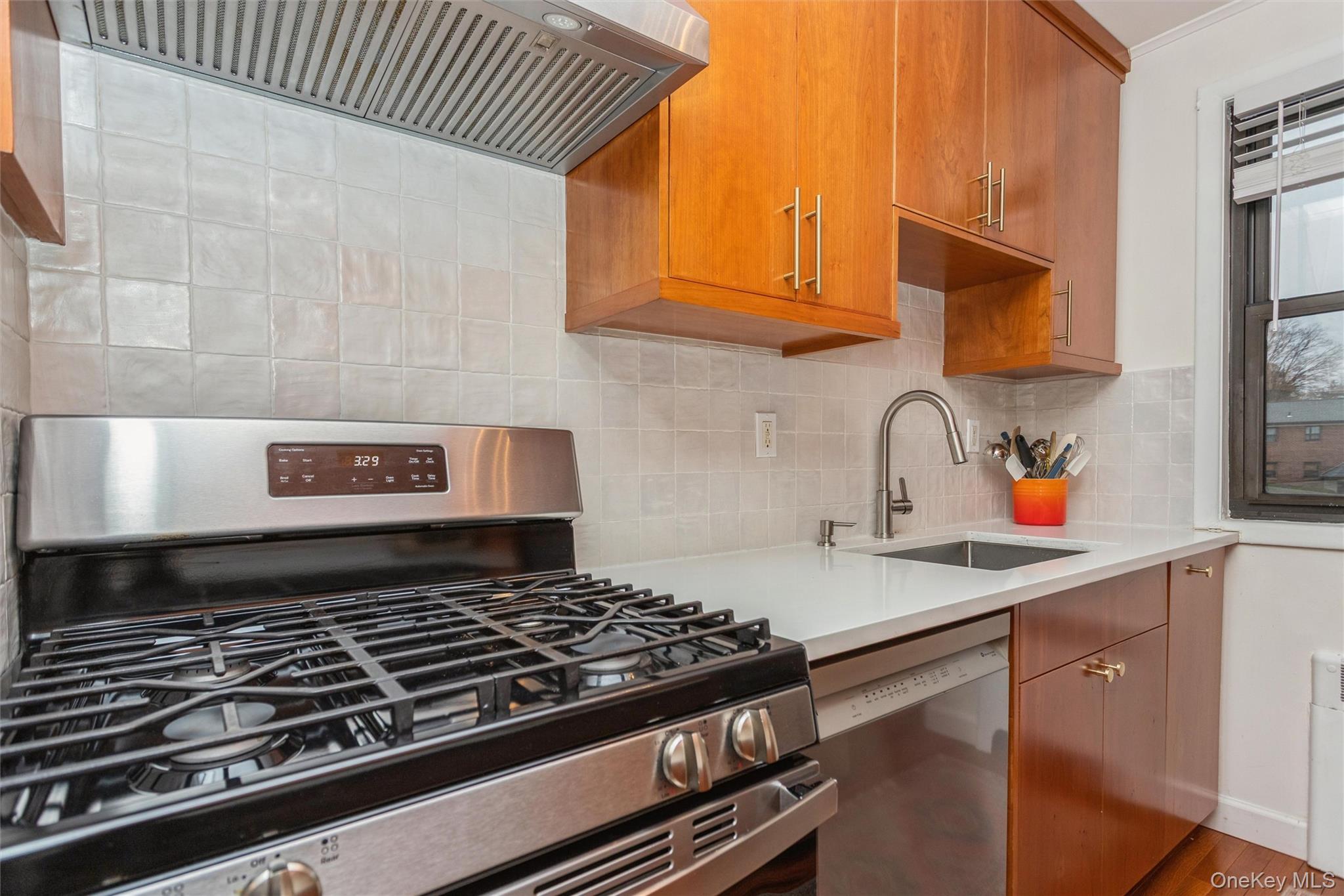 #6 photo, 154 Martling Avenue, Tarrytown , NY 10591