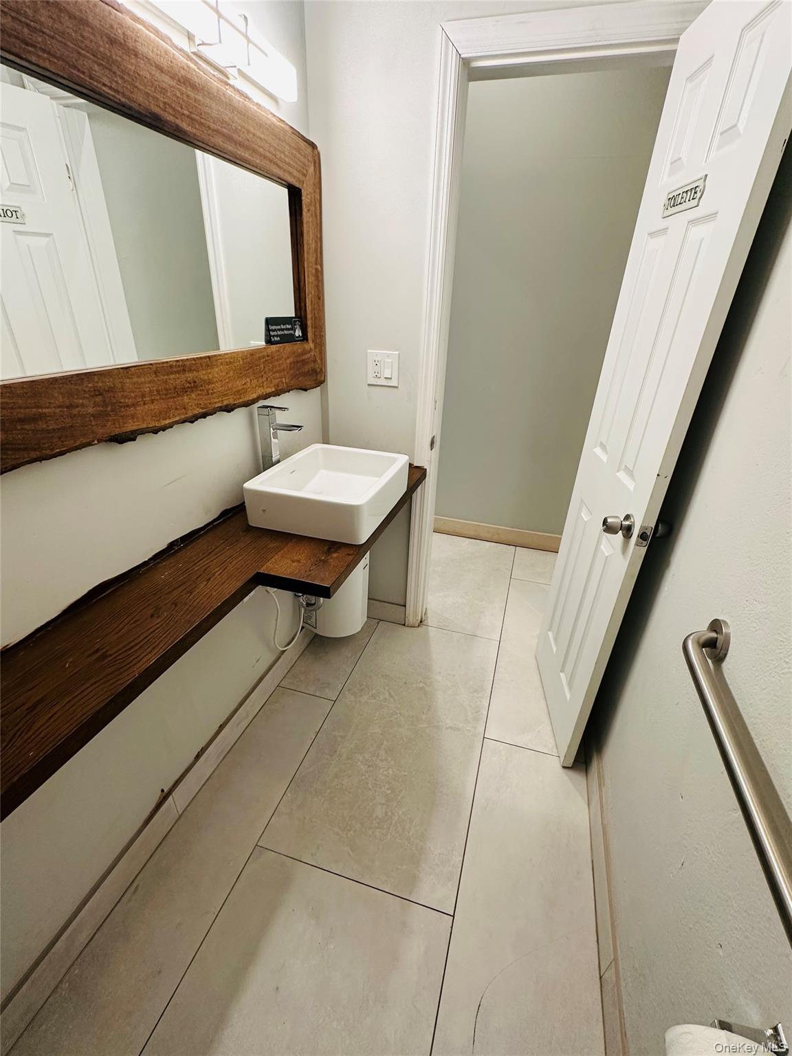 #7 photo, 494 New Rochelle Road, برونكس Bronxville , NY 10708