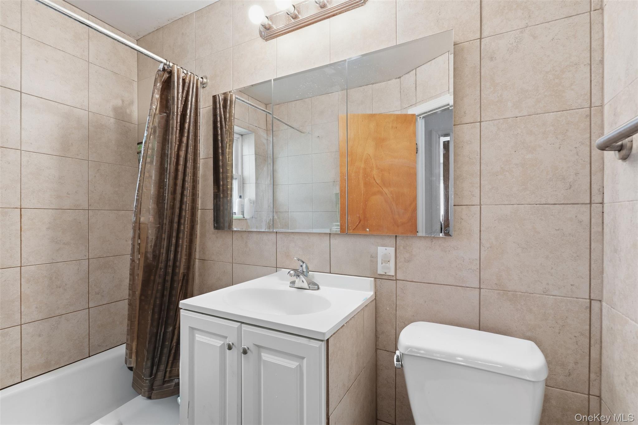 #12 photo, 1679 Unionport Road, Bronx , NY 10462