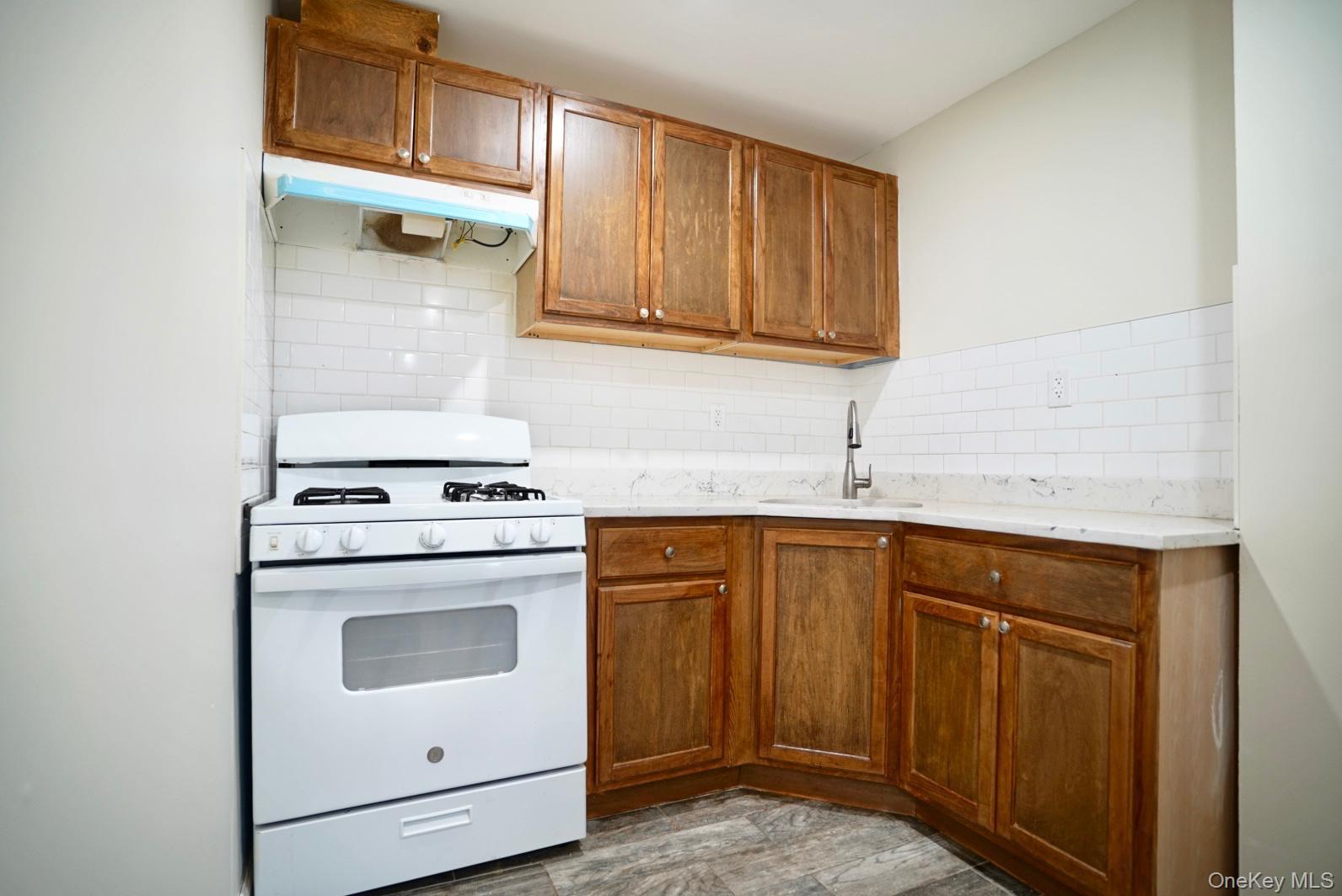 #18 photo, 90-15 207th Street, Queens Village , NY 11428